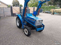 Compact tractor Iseki Landleader 215 met voorlader en stuurbekrachtiging