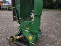 Snoeihoutversnipperaar  Takkenversnipperaar met hydraulische invoerrol