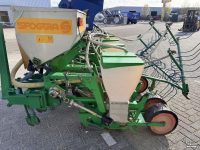 Zaaibed-combinatie / Zaaibedbereider  6 Rijige Maiszaaier met Zaaibak