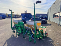 Zaaibed-combinatie / Zaaibedbereider  6 Rijige Maiszaaier met Zaaibak
