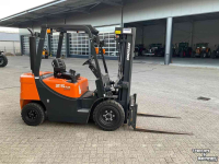 Heftruck Doosan D25 GP Plus  ALS NIEUW!