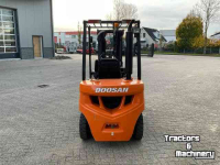 Heftruck Doosan D25 GP Plus  ALS NIEUW!