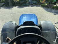 Tractor / Trekker New Holland T7030 PowerCommand. Fronthef, Vooras vering, 40km.