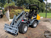 Shovel / Wiellader / Kniklader Giant G2700 HD+
