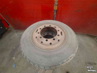 Wielen, Banden, Velgen & Afstandsringen Michelin 8.25R20