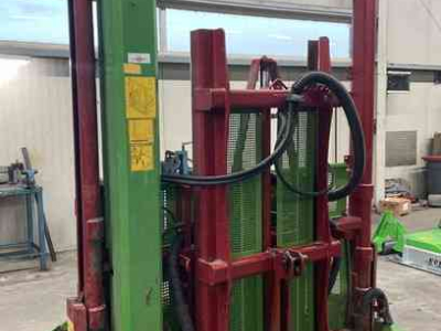 U-snijder / Kuilvoersnijder Strautmann HQ2800  met lift