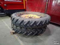Wielen, Banden, Velgen & Afstandsringen BKT 300/95R46 RT-955