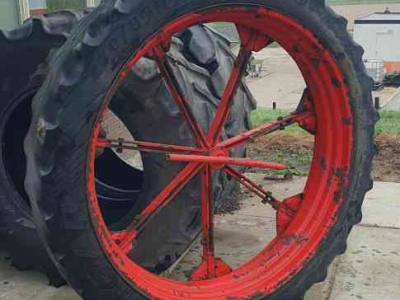 Wielen, Banden, Velgen & Afstandsringen  270/85R50