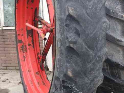 Wielen, Banden, Velgen & Afstandsringen  270/85R50