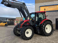 Tractor / Trekker Valtra N 134H5 Hitech vol geveerd lucht Frontlader Manip 120  3692u