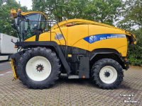Veldhakselaar New Holland FR 9050 hakselaar
