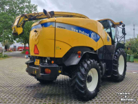 Veldhakselaar New Holland FR 9050 hakselaar