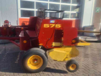 Persen / Balenpers / Pakkenpers New Holland 575 kleinpakkenpers