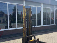 Hefmast & Mini heftruck  Hefmast met ronde-balen klem / rondebalenklem