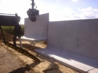 Keerwanden voersilo  Betonnen keerwanden voersilo