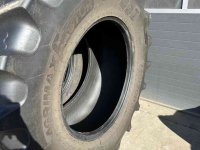 Wielen, Banden, Velgen & Afstandsringen BKT 710/70R38 zo goed als nieuwe !