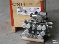 Tractor / Trekker New Holland NewH / Case-IH Mechanische ventielenblok - 3 + 1 ventielen + EDC CNH nr:47394441