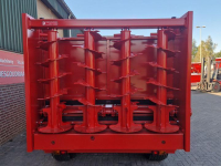 Mestverspreider / Stalmeststrooier AGM Meststrooier 8 ton