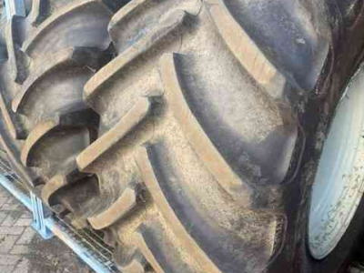 Wielen, Banden, Velgen & Afstandsringen Mitas 800/65R32