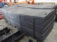 Overige bouwmachines, grondverzetmachines en toebehoren  Kunststof afm 300 x 100 x 20