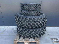 Wielen, Banden, Velgen & Afstandsringen Galaxy 360/70R24 + 200/70R16