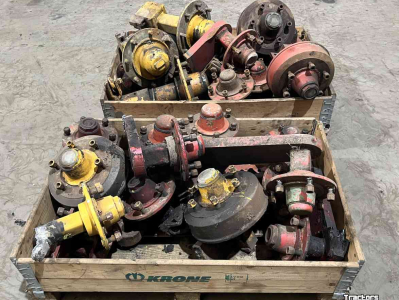 Diverse gebruikte onderdelen  Wielnaven, asstompen, assen, diversen
