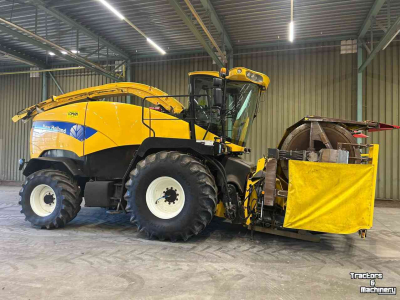 Veldhakselaar New Holland FR9060 + NH 300 FP & NH 450