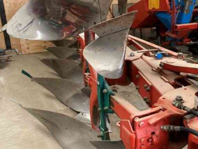 Ploegen Kverneland EG 100 5 schaar ploegen
