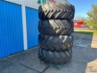 Wielen, Banden, Velgen & Afstandsringen Michelin 480/80R26 XMCL op 12 gaats JCB velgen