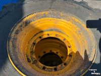 Wielen, Banden, Velgen & Afstandsringen Michelin 480/80R26 XMCL op 12 gaats JCB velgen