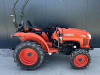Compact tractor Kubota L1361