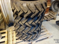 Wielen, Banden, Velgen & Afstandsringen  255/75x15.3