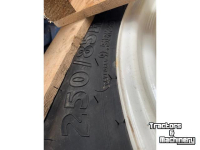 Wielen, Banden, Velgen & Afstandsringen BKT BKT 200/70R16 Banden