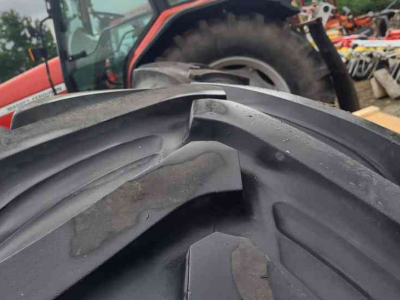 Wielen, Banden, Velgen & Afstandsringen Pirelli 14.9R24