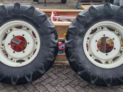 Wielen, Banden, Velgen & Afstandsringen Pirelli 14.9R24