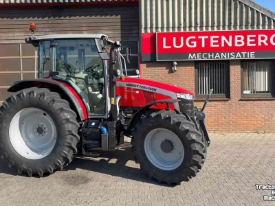 Tractor / Trekker Massey Ferguson 5M.145 Dyna-4 Tractoren
