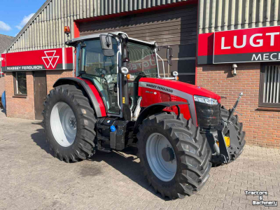 Tractor / Trekker Massey Ferguson 5M.145 Dyna-4 Tractoren