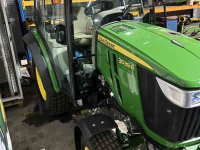 Compact tractor John Deere 3039R Compact Tractor