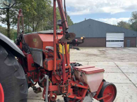Zaaimachine Becker 6 rijer maiszaaier