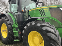 Tractor / Trekker John Deere 6215R