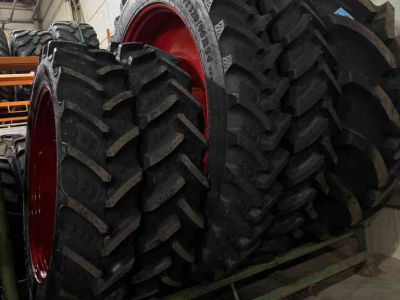 Wielen, Banden, Velgen & Afstandsringen  320/90R54 & 320/85R38