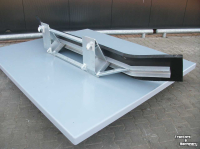 Rubberschuif Hofstede Rubberschuif  rubber sneeuw modder voer erf schuif schuiver euro