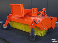 Veegmachine Hofstede veegmachine Model  SMART verwisselbaar aankoppel bord ook met Knikmops etc aankoppeling