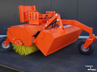 Veegmachine Hofstede veegmachine Model  SMART verwisselbaar aankoppel bord ook met Knikmops etc aankoppeling