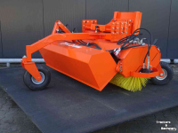 Veegmachine Hofstede veegmachine Model  SMART verwisselbaar aankoppel bord ook met Knikmops etc aankoppeling