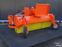 Veegmachine Hofstede veegmachine Model  SMART verwisselbaar aankoppel bord ook met Knikmops etc aankoppeling