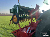 Zaaimachine  Pennen frees met amazone zaaimachine