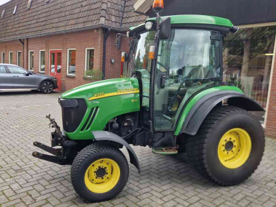 Compact tractor John Deere 4720 E hydro