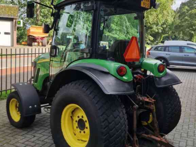 Compact tractor John Deere 4720 E hydro