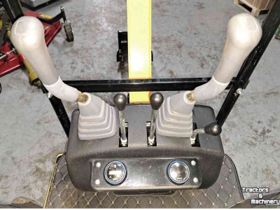 Mini-graver / Mini-graafmachine  1 Ton